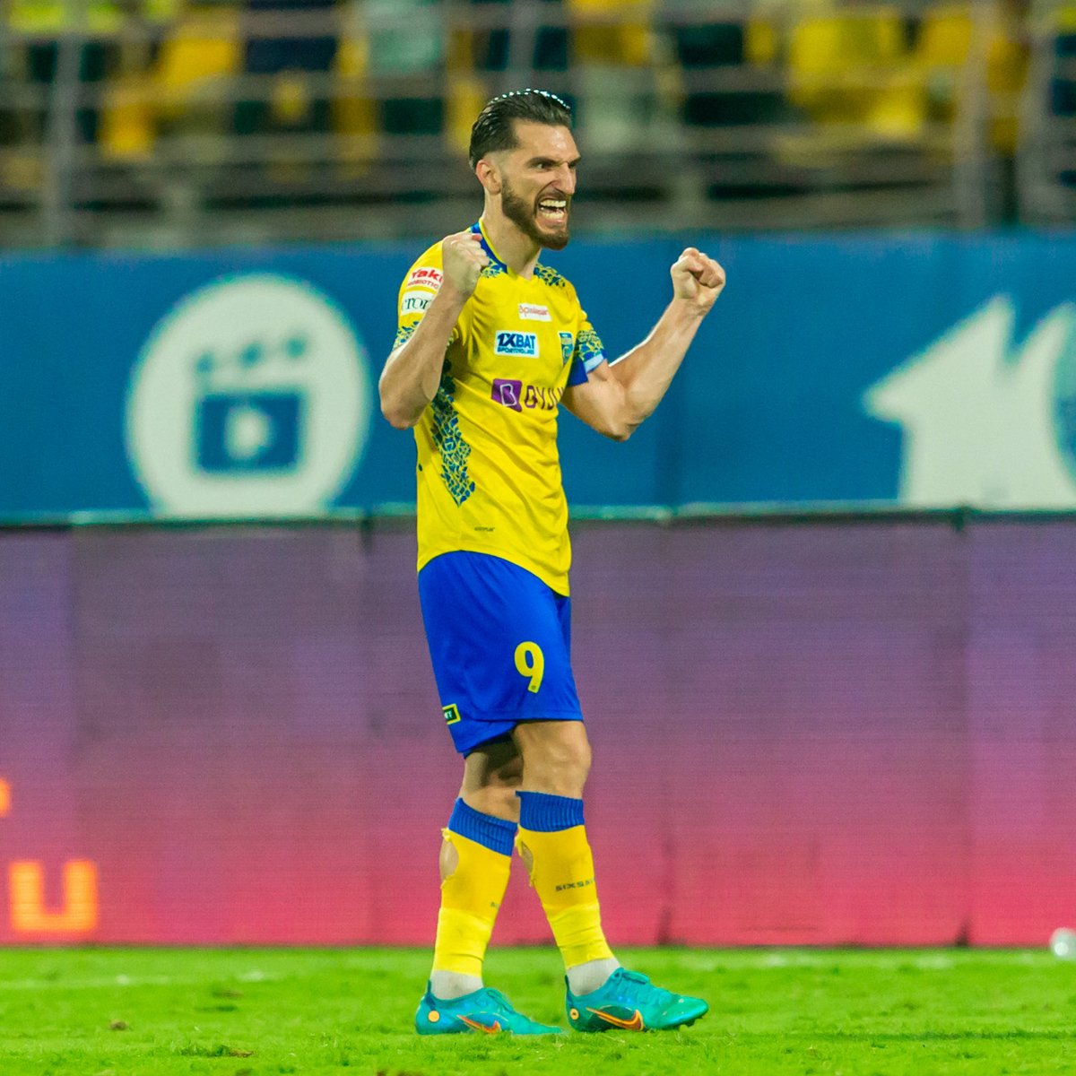 East Bengal FC are currently in advanced talks to sign ISL 23/24 Golden Boot winner Dimitrios Diamantakos, we can confirm ✍️ Dimi had offers from atleast 3 clubs in India (incl KBFC), renewal offer from KBFC didn’t meet the players expectations