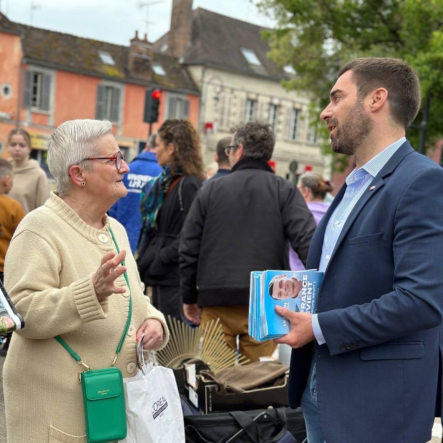 🇫🇷 Au vide-grenier des promenades de #Sens, les militants du @RNational_off de l’#Yonne sont mobilisés pour convaincre les électeurs de voter pour la seule alternative à #Macron aux #Européennes2024 : @J_Bardella !

#VivementLe9Juin