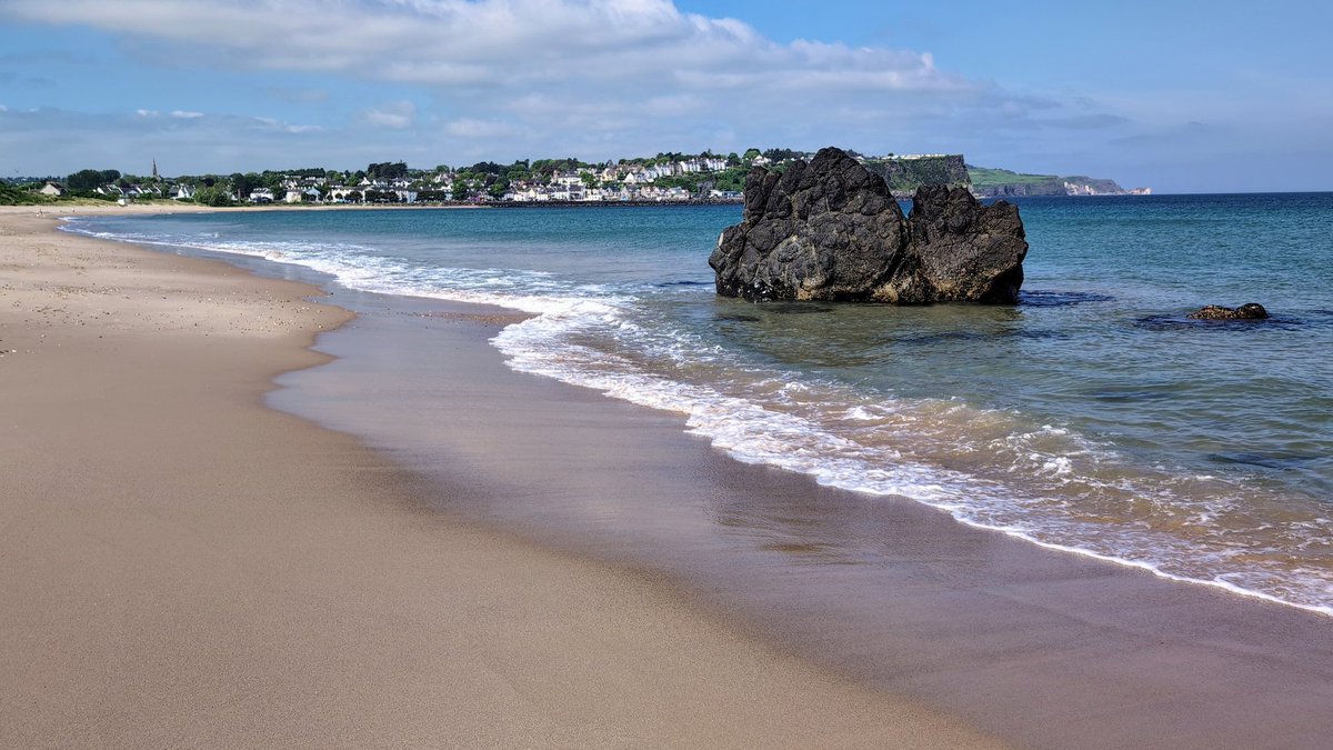 Ballycastle Beach today #Beach #Ballycastle @bbcweather @deric_tv #VMWeather @DiscoverNI @LoveBallymena @WeatherCee @angie_weather @Louise_utv @WeatherAisling @barrabest @Ailser99 @nigelmillen @EventsCauseway @carolkirkwood @Schafernaker @geoff_maskell