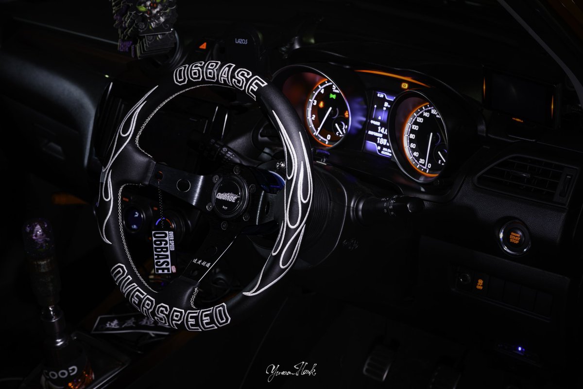 Xx27m4xX's tweet image. 【報告】
昨年末BNR32を降り
BNR32からZC33Sになりました。

新たにSwift界隈の方々対戦よろしくお願いします。
まだカスタムは続きますので何卒。

内外装:
GoodGun (@goodgun_55 )
06BASE factory (@06BASEFactory )
他

写真:(@yuma_hmk )

ツリーにて、今現在のカスタム内容記載しています。