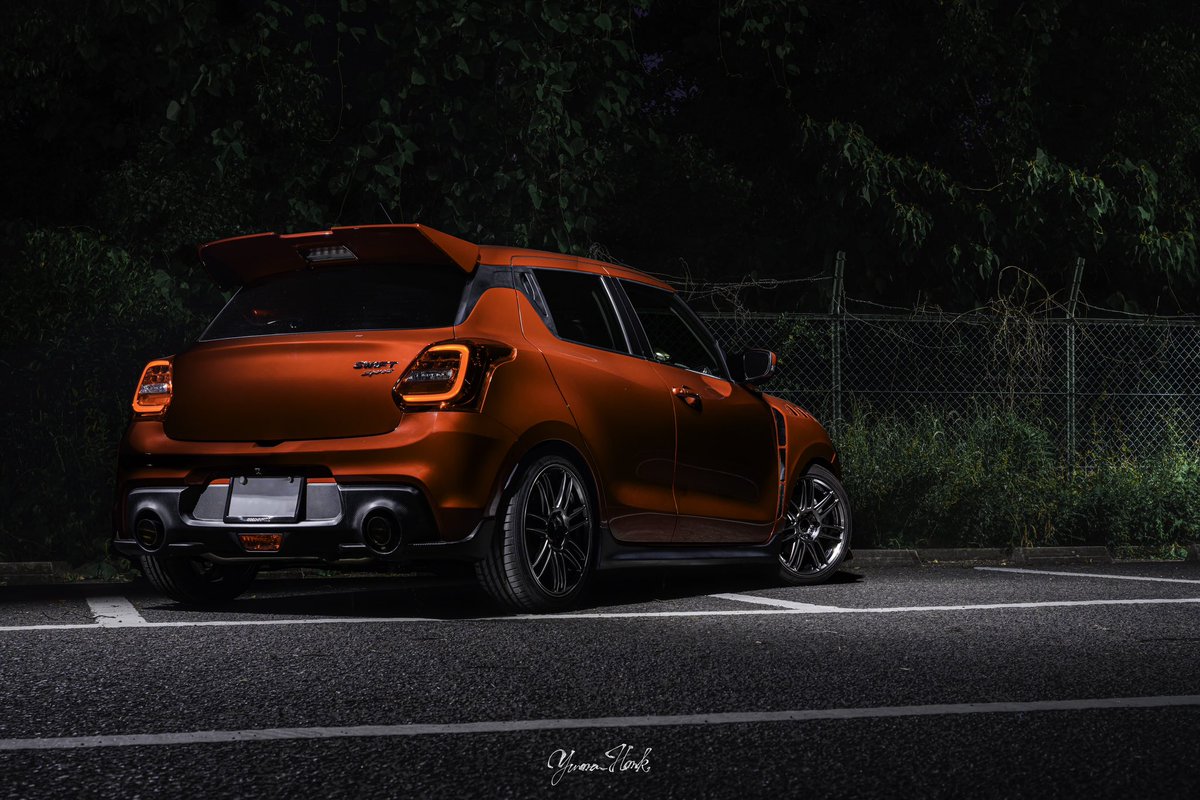 Xx27m4xX's tweet image. 【報告】
昨年末BNR32を降り
BNR32からZC33Sになりました。

新たにSwift界隈の方々対戦よろしくお願いします。
まだカスタムは続きますので何卒。

内外装:
GoodGun (@goodgun_55 )
06BASE factory (@06BASEFactory )
他

写真:(@yuma_hmk )

ツリーにて、今現在のカスタム内容記載しています。