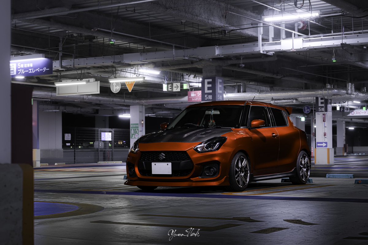 Xx27m4xX's tweet image. 【報告】
昨年末BNR32を降り
BNR32からZC33Sになりました。

新たにSwift界隈の方々対戦よろしくお願いします。
まだカスタムは続きますので何卒。

内外装:
GoodGun (@goodgun_55 )
06BASE factory (@06BASEFactory )
他

写真:(@yuma_hmk )

ツリーにて、今現在のカスタム内容記載しています。