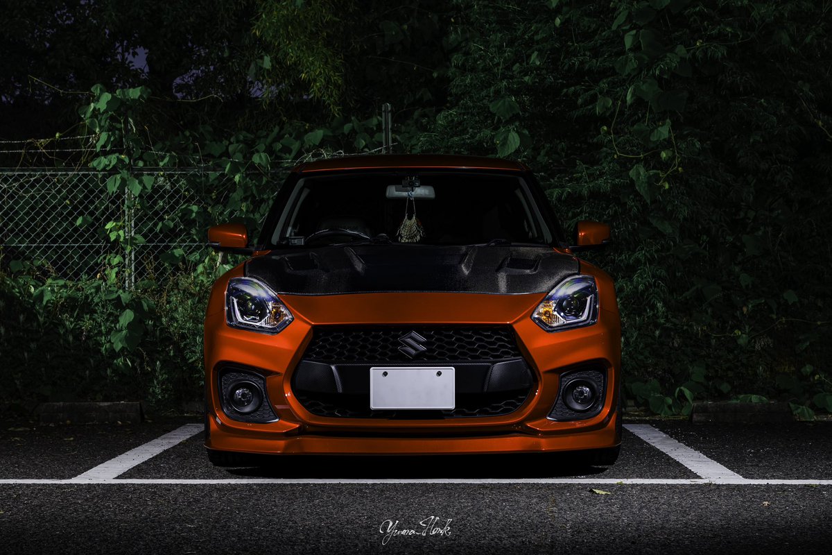 Xx27m4xX's tweet image. 【報告】
昨年末BNR32を降り
BNR32からZC33Sになりました。

新たにSwift界隈の方々対戦よろしくお願いします。
まだカスタムは続きますので何卒。

内外装:
GoodGun (@goodgun_55 )
06BASE factory (@06BASEFactory )
他

写真:(@yuma_hmk )

ツリーにて、今現在のカスタム内容記載しています。