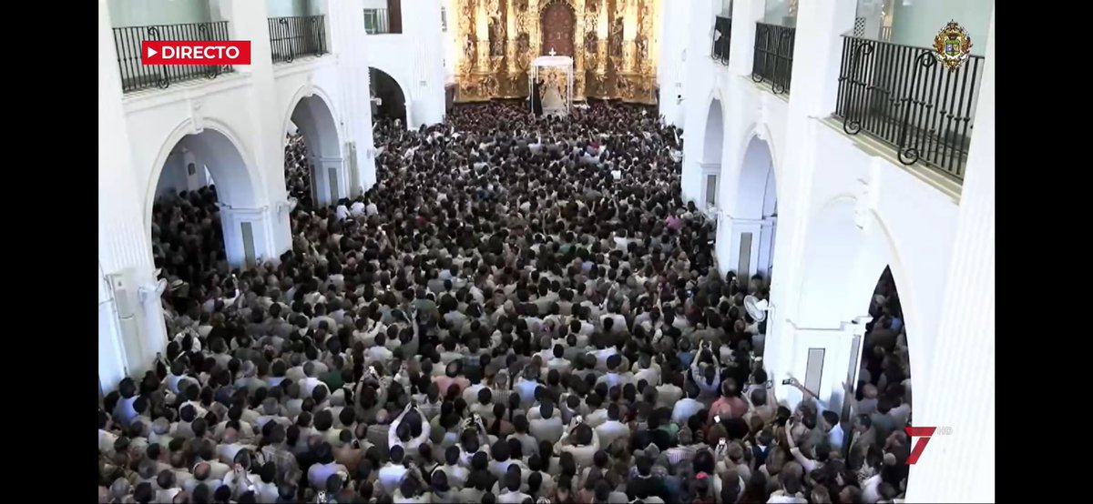 📍 14.19h | La Virgen del Rocío se posa de nuevo en su altar. Finaliza la procesión de este Lunes de Pentecostés. ✅ Estamos en directo en @7TVSevilla 🔗 7tvandalucia.es/sevilla/#