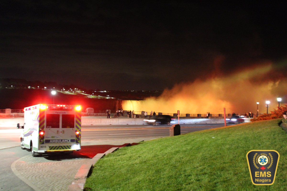 It was an honour to have <a href="/NiagaraFalls/">Niagara Falls Canada</a> lit up in 'Omaha Orange' to kick off #ParamedicServicesWeek!

Thank you to the women and men across our organization, and those across Canada, for the work you do each day.

Follow along this week as we highlight how you can #HelpUsHelpYou.