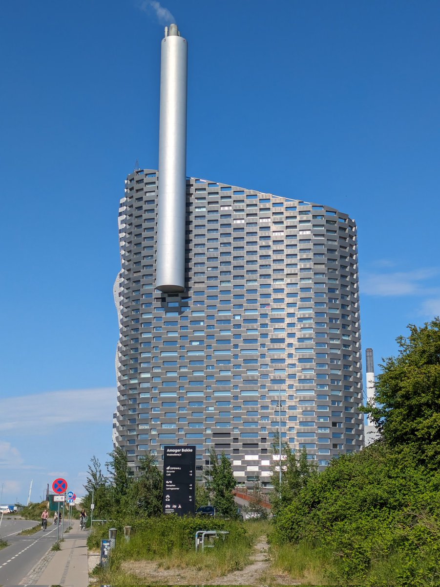 peterbrodersen's tweet image. Dagens gåtur. #CopenHill #Copenhell