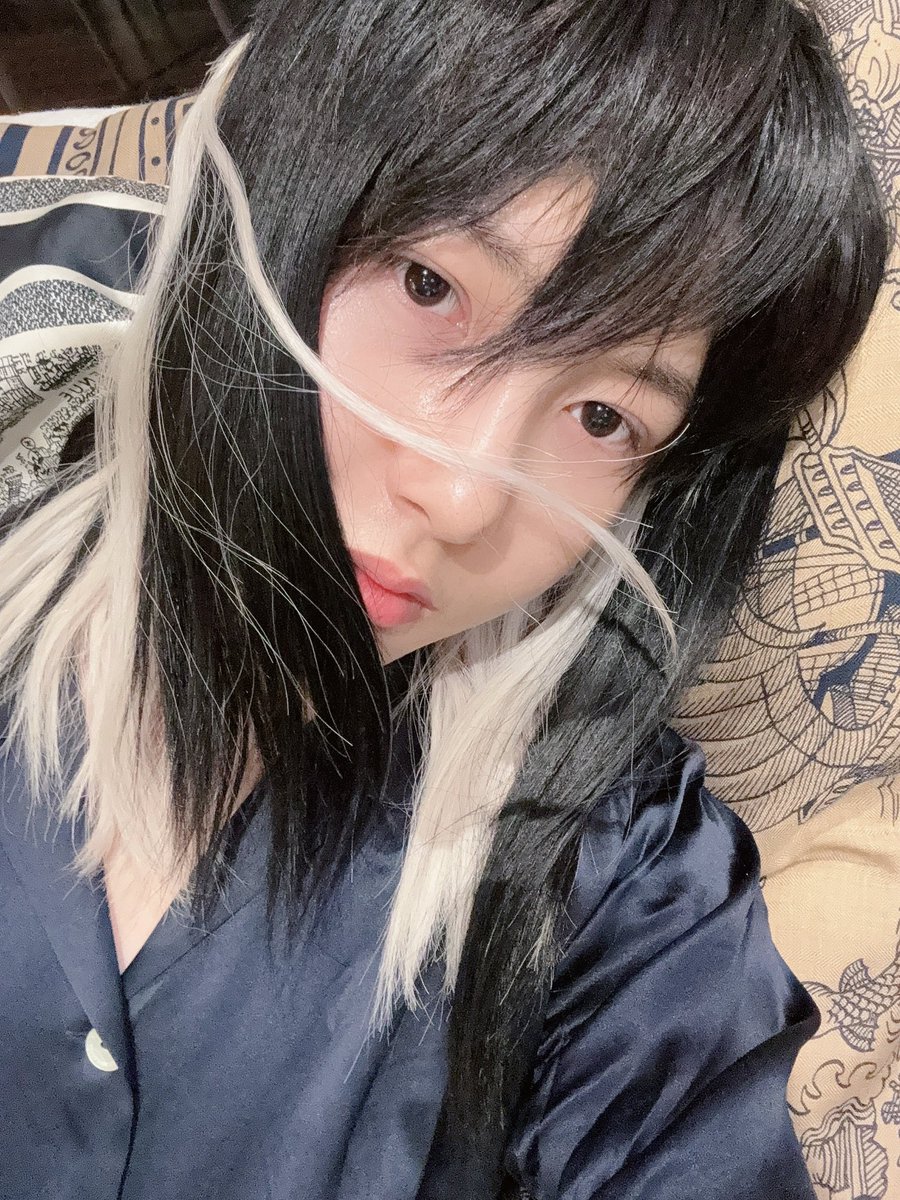 อินจุนส่งรูปชัดๆๆมาในบบ แล้วบอกว่า : ใช่คับ ผมไว้ผมยาวจริงๆ แบบนิ 55555555555

😭😭😭😭😭😭😭😭😭😭😭😭😭😭😭😭😭😭😭 เค้าอยากทำมาตลอด นี่อยากร้องไห้อะ ดีใจ เค้าได้ทำในสิ่งที่อยากทำอะ