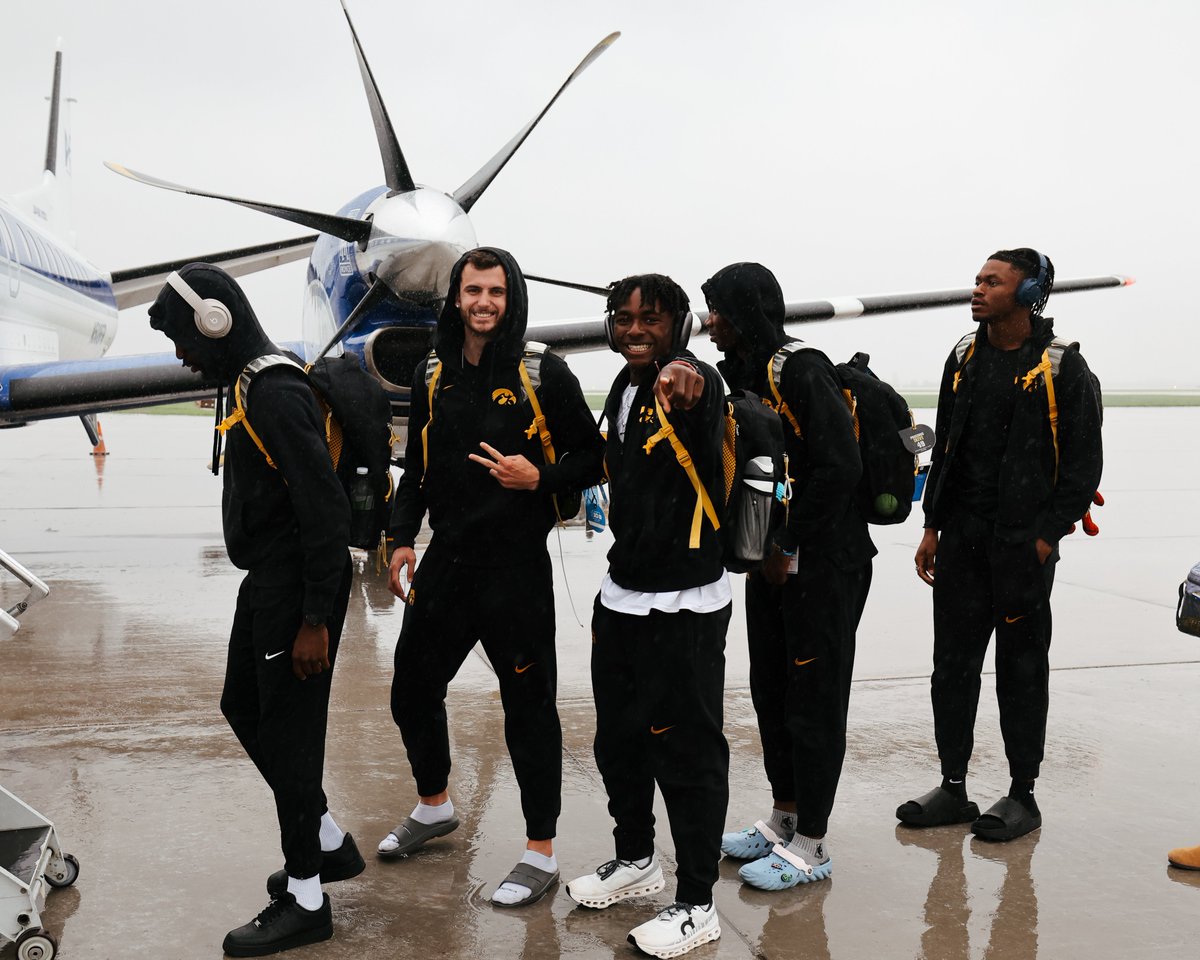 IowaXC_TF's tweet photo. Next Stop: 𝘍𝘢𝘺𝘦𝘵𝘵𝘦𝘷𝘪𝘭𝘭𝘦, 𝘈𝘳𝘬 ✈️

#Hawkeyes https://t.co/iRvDNe903R