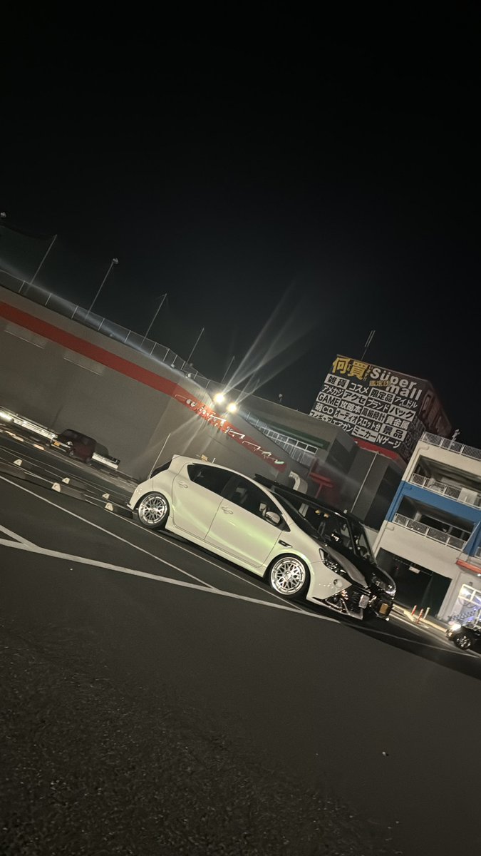 足車でわう
誰もいなくて悲しい🥺
誰か来てくれるの待ってます🤣🤣