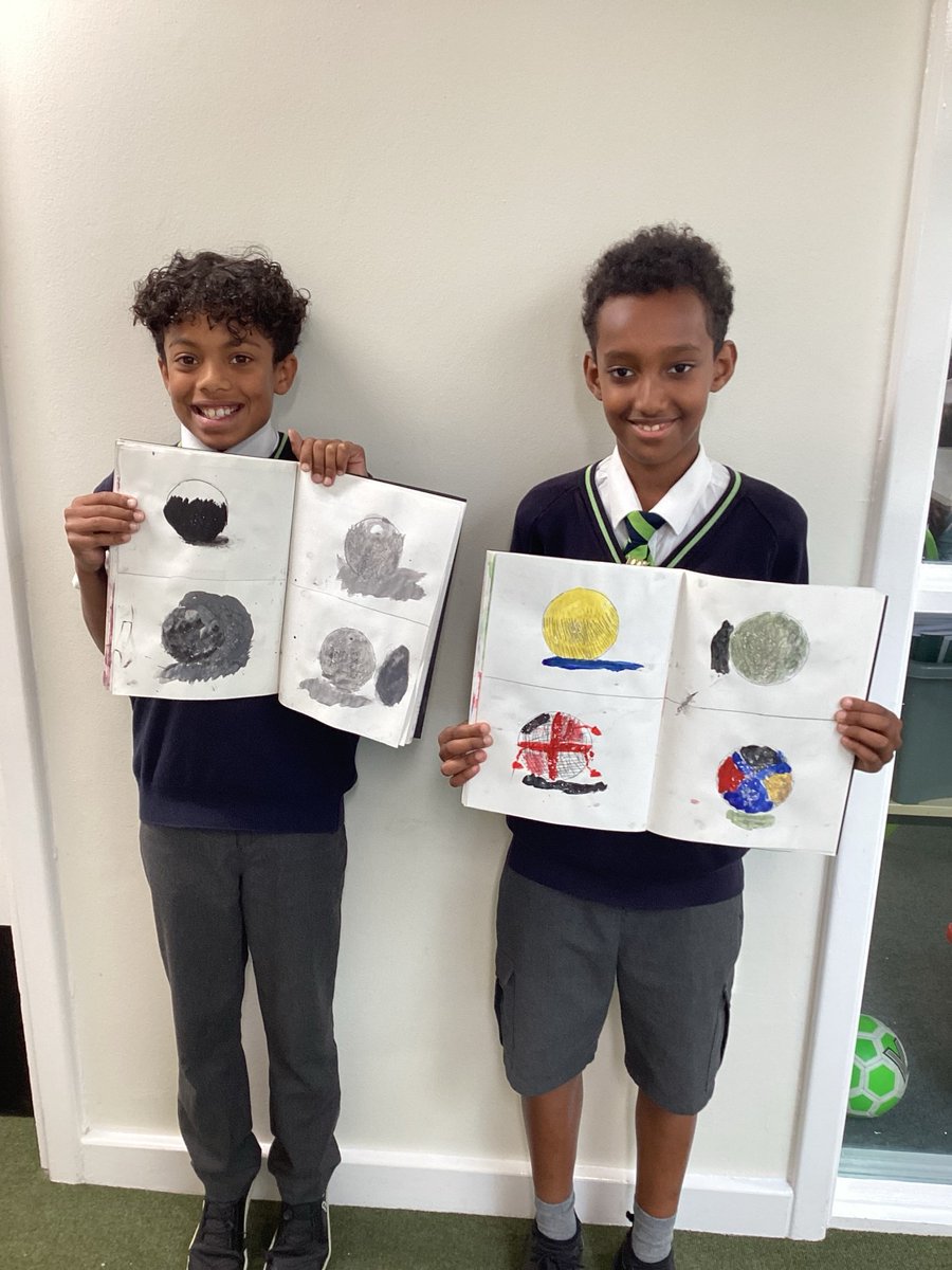 LALarkswood's tweet photo. Last week in Year 5, the children used watercolours to paint their own sky ships. During the week, they experimented with different water colour techniques before creating their final masterpieces! https://t.co/DJcSB5jGxQ
