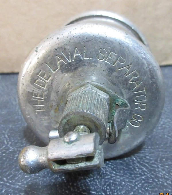 Vintage The Delaval Separator Co. Drip Feed Oiler Hit Miss Engine Nickle Plated ebay.com/itm/2962169511…… #eBay via
@eBay
#equipment #oiler #farmlife #collector #engine #vintage #Oil #Motors #delaval #farmhouse #tractors #farmer #Antique #agricultural #agtwitter #HitMissEngine