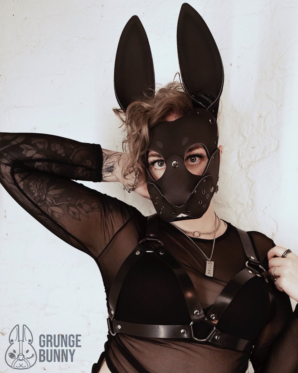 GrungeBunnyGear's tweet photo. I didn’t choose the bunny life, the bunny life chose me 🐰 ⛓️ 🐾
After selling out in a record time of 12 minutes in the last drop, we’re busy making a bunch more hoods for another drop!
This is the Shadow Bunny Hood in a size Small 🖤
#queerownedbusiness #femmedomme #femmesub https://t.co/eMMkRfmFtK