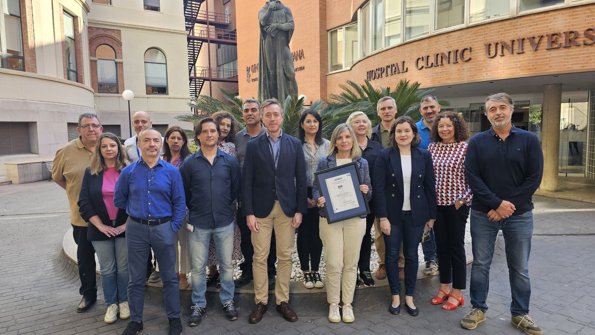 GVAclinic's tweet photo. 🆕El Sº de Ingeniería y Mantenimiento del Hospital Clínico de Valencia recibe la certificación de calidad AENOR de su carta de servicios

🔝Se trata del 1º servicio de Ingeniería de un hospital público de la Comunitat que consigue esta certificación

🔗https://t.co/Xo0gXNWCLa https://t.co/6100Klpbvl