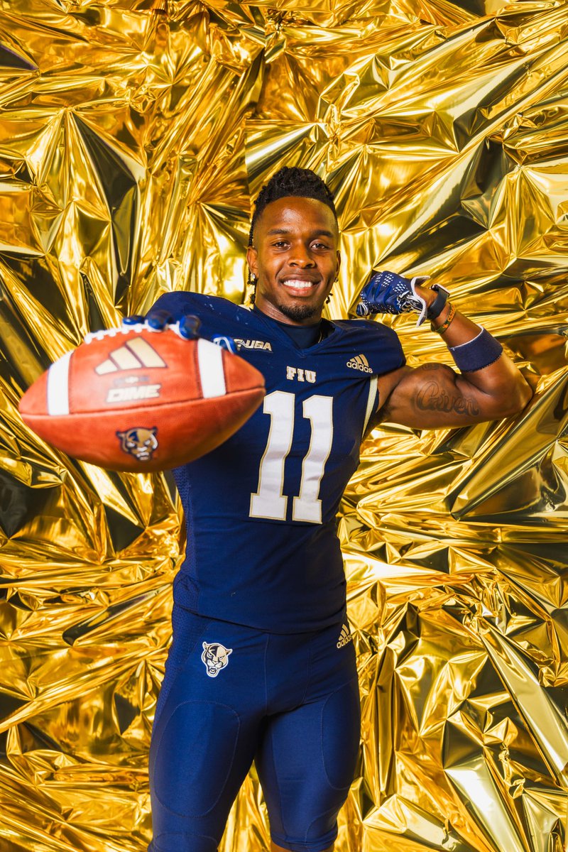 Happy Birthday @DeanPatterson01!💙🥳 Have a great day!🔥 #PawsUp🐾