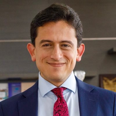 Wilson_Suaza_'s tweet photo. Las protestas a Mr TAXES, @luiscrh son porque va a posesionar a los que ganaron el concurso de Carrera Administrativa y le TOCA desvincular a los Provisionales.

¿Apoyas a Mr TAXES?

Sí= dale RT 🔄 
Sí= dale ❤️ 
Sí/No 💬💬💬 https://t.co/TosKHXYGDT