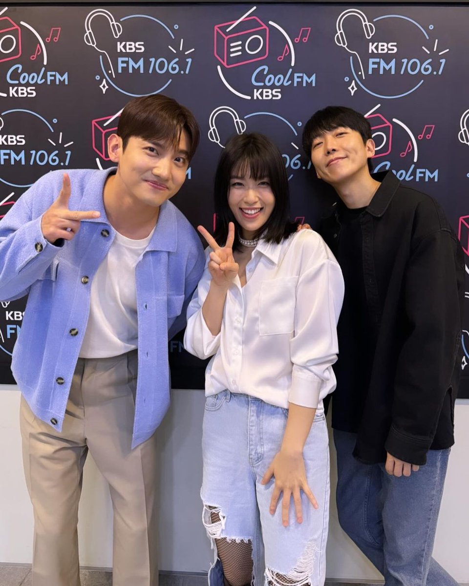 MaxChangmin_ID's tweet photo. [20.5.24] @.kbsgayo Instagram Post 
🔗https://t.co/BVtt4jwRTz

"#ShimChangmin &amp; #ParkEunMi &amp; #KimJaeBeom
Warm, funny, and sweet actors✨.
Just looking at the chemistry between the three actors I can already feel how fun it will be! Wow!
Team #Musical #BenjaminButton Fighting🔥" https://t.co/PRS0snqUHu