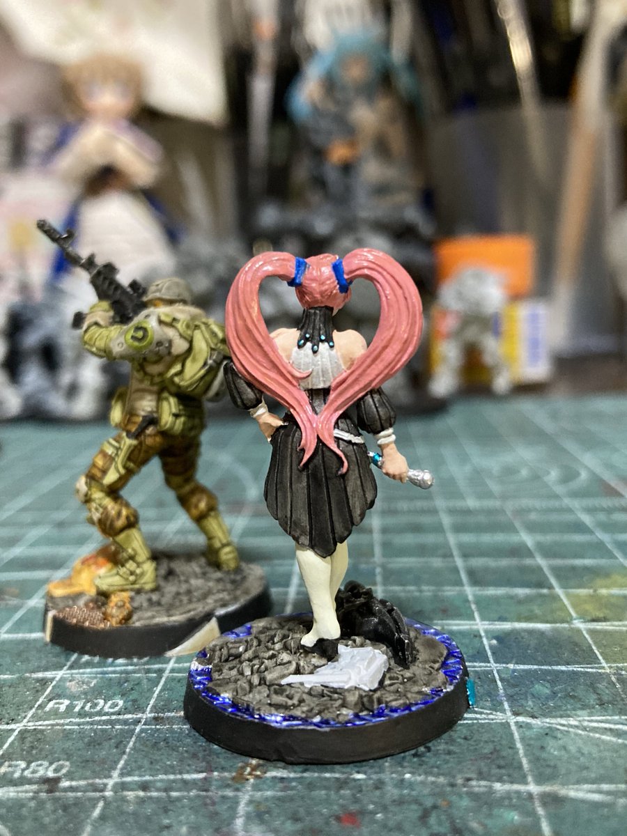 MeU_317's tweet image. GoGo Marleneが完成しました。
頭のトップコートにしくじりテカってしまいましたが、アニメっぽい感じに見えなくはない。
色塗ってみるとすごい露出度。案外ゴスっぽい白黒が合う。
#InfinityTheGame