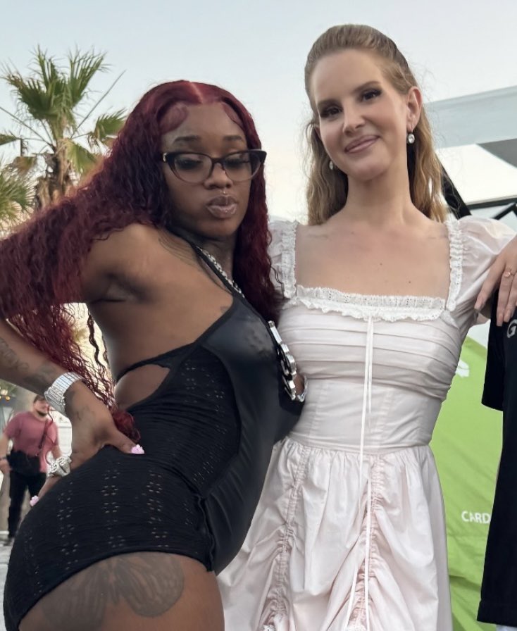 Ianacore's tweet photo. 📷| Sexyy Red with Lana Del Rey backstage 🔥 https://t.co/cEcIxnj0A1