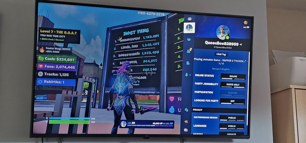 sammylewer's tweet photo. @LargeRedApe Most fans for now next time more cash will try https://t.co/j9VMzj6UYQ