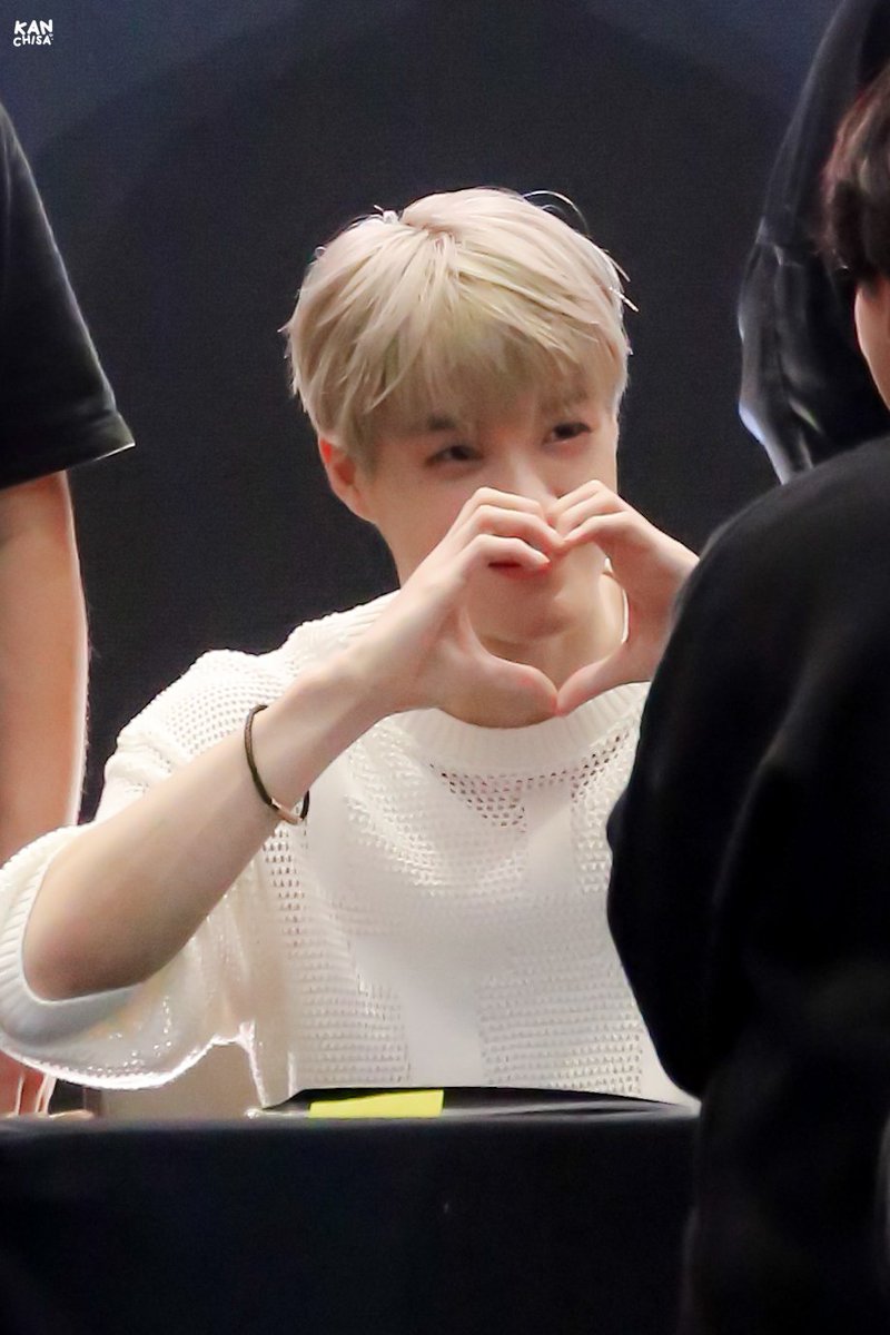 Kanchisaaa's tweet image. 240520 | น่ารักม๊าก 🫶🏻✨️

#JENO #제노 
#NCT #NCTDREAM 
#ShopeexNCTDREAM_FansignandEvent