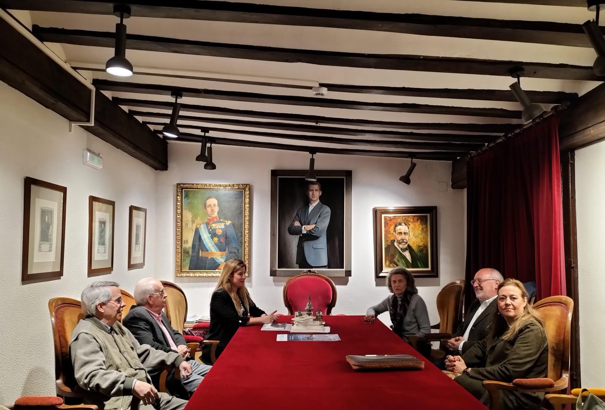He visitado la Real Academia de Bellas Artes de la Purísima Concepción de Valladolid para conocer el patrimonio que atesoran y escuchar a los expertos. Gracias por invitar a la @jcyl a conoceros en profundidad.