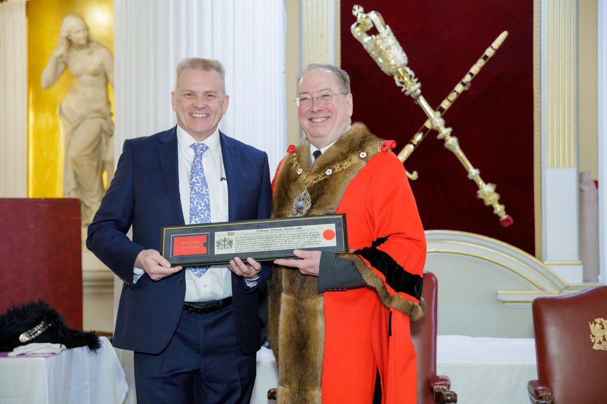 Prof. Tom Welton OBE was recently awarded the Freedom of the City of London by @cityoflondon. 🏆👏 Prof. Welton is recognised for his work in sustainable #Chemistry, well done on this fantastic achievement. news.cityoflondon.gov.uk/40-remarkable-…