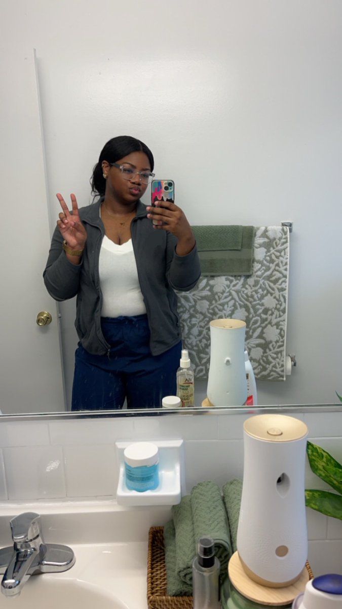 NuthinOnBartee's tweet photo. Good morning 😬 #peaceup✌🏾 https://t.co/pxJ0VdhY3L