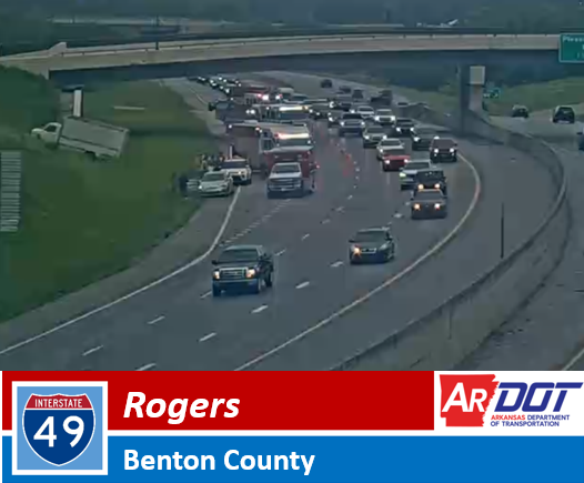 Benton Co: (UPDATE) I-49 NB right lane and on-ramp from Whitaker Pkwy. remain blocked due to an accident in Rogers (mm 82.3).  Monitor at IDriveArkansas.com.   #artraffic #nwatraffic  
x.com/idrivearkansas…