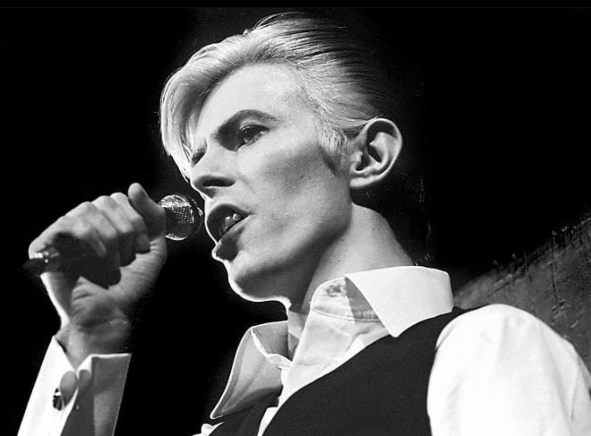 Please be mine
Share my life
Stay with me
Be my wife

Be My Wife
David Bowie 1976
#BowieForever