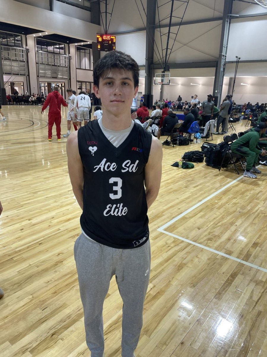 2025 PG Brady Dunn having a great spring, heard from Amherst this weekend 👀 #G3Live- 4games 14.8ppg (15/33 3FG) 17ast:4to 85%FT Travel Season- 20games 12.1ppg 40% 3FG (57made) 80ast:15to True #FloorGeneral on the court 📈 See him in June with @MarvinRidgeHoop 👇