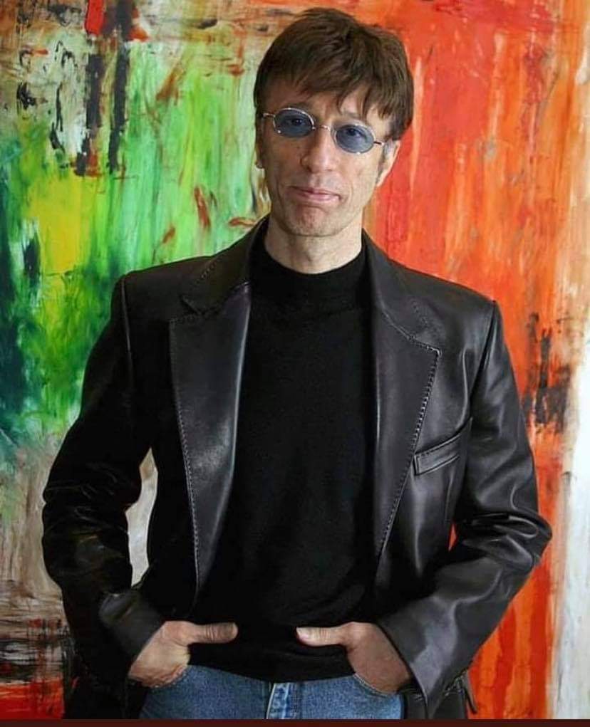 I always say that this is another day I'll never forget. One of THEE most badass singers of all time, miss you Robin. You will NEVER be forgotten, and us fans will always protect your memory. ❤️🕊

#RobinGibb