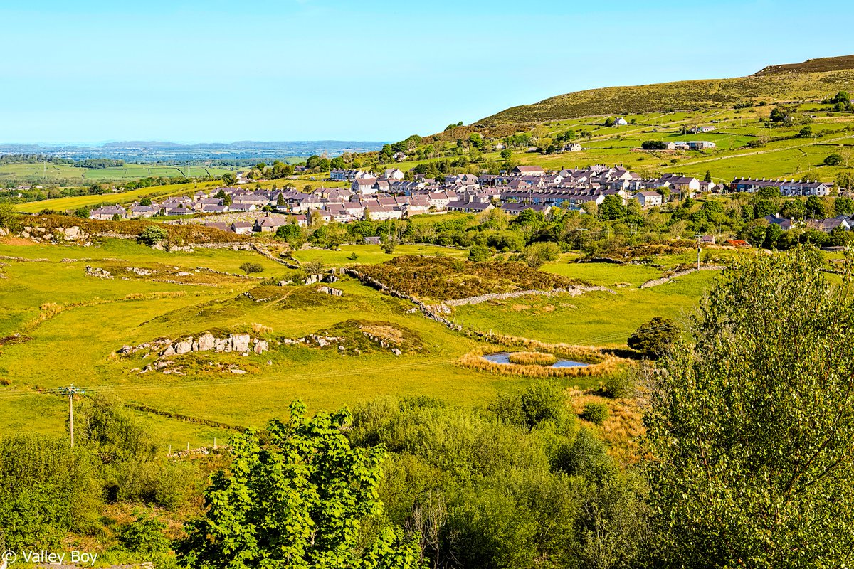 BJRoberts's tweet photo. The natural beauty of Eryri on a May morning at Dinorwig and Deiniolen and its impressive 1857 Christ Church. @Ruth_ITV @ItsYourWales @NWalesSocial @northwaleslive @OurWelshLife @northwalescom @AllThingsCymru #Eryri #Deiniolen #1857ChristChurch #Dinorwig #SlateCountry #May #Wales https://t.co/FTS3DGeFyq