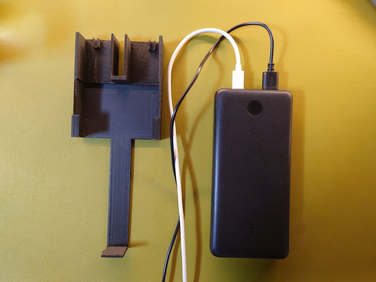 モバイルバッテリのコネクタがグラついて充電が出来なくなる事が増えたので3Dプリンタで延命処置。
これで駄目ならバッテリ買わないと駄目だな