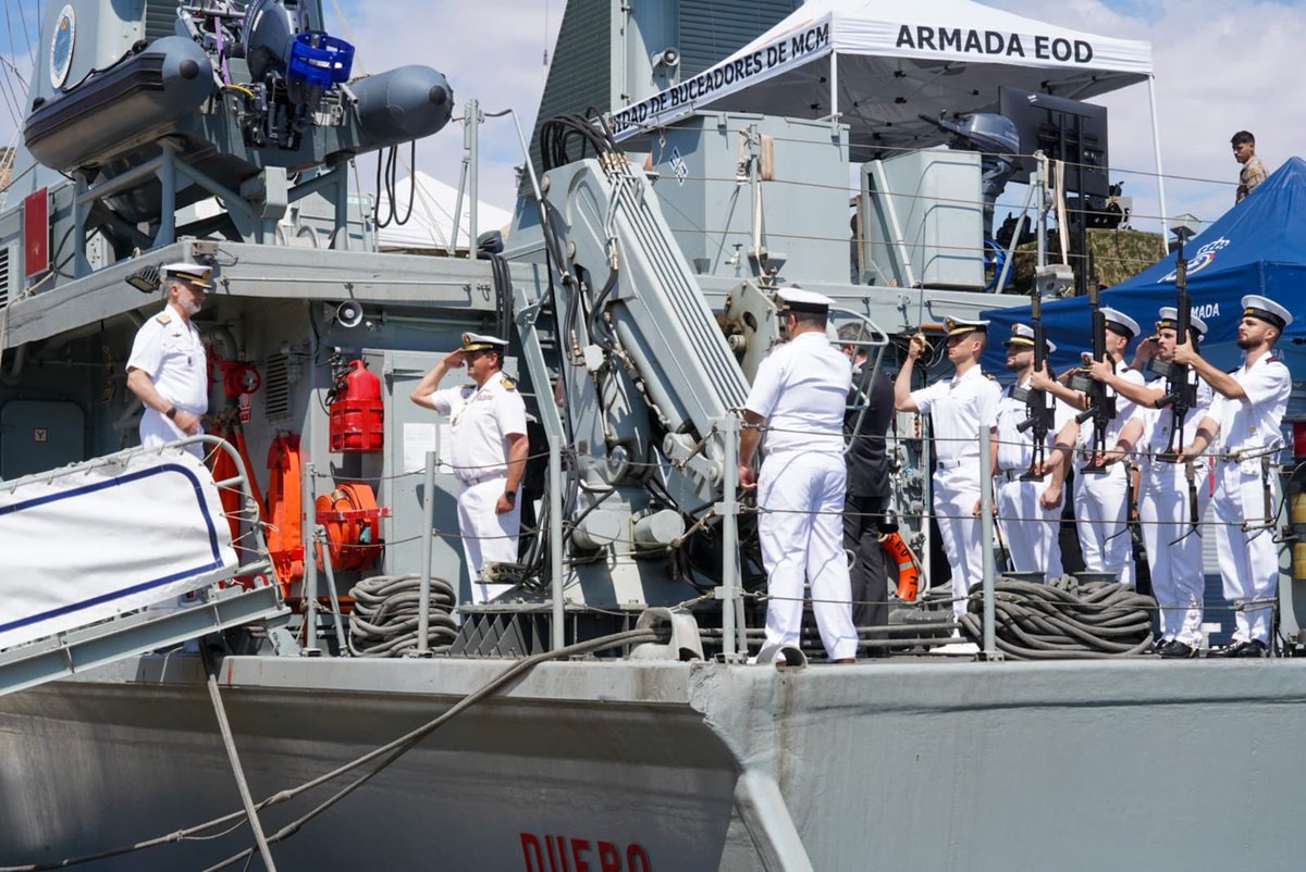 Un orgullo recibir otra vez a S.M. El Rey, que ha comprobado el trabajo profesional que nuestra @Armada_esp realiza desde #Cartagena al servicio de España.