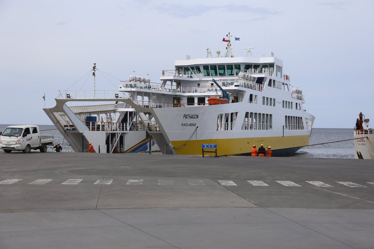 20/5
Buenos días #TierradelFuego 

⛴️El servicio de cruce 
#Puq #Porvenir para hoy NORMAL

P. Arenas-Porvenir: 9 hrs.
Porvenir-P. Arenas: 14 hrs.
P. Arenas-Porvenir: 17 hrs.
Porvenir-P. Arenas: 20:00 hrs.

Más Información
<a href="/_TABSA/">TABSA</a>
📞612 72810