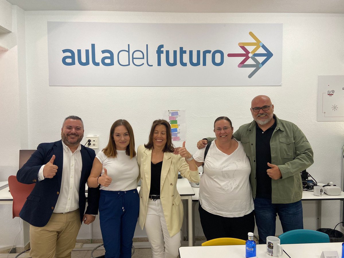 Hoy hemos tenido el honor de asistir al Colegio Isabel Bellvis de Corvera para inaugurar su #AulaDelFuturo, otro centro que se suma al proyecto #AdF_Mur. Espectacular inauguración por parte del alumnado y profesorado. #EmbajadoresAdF