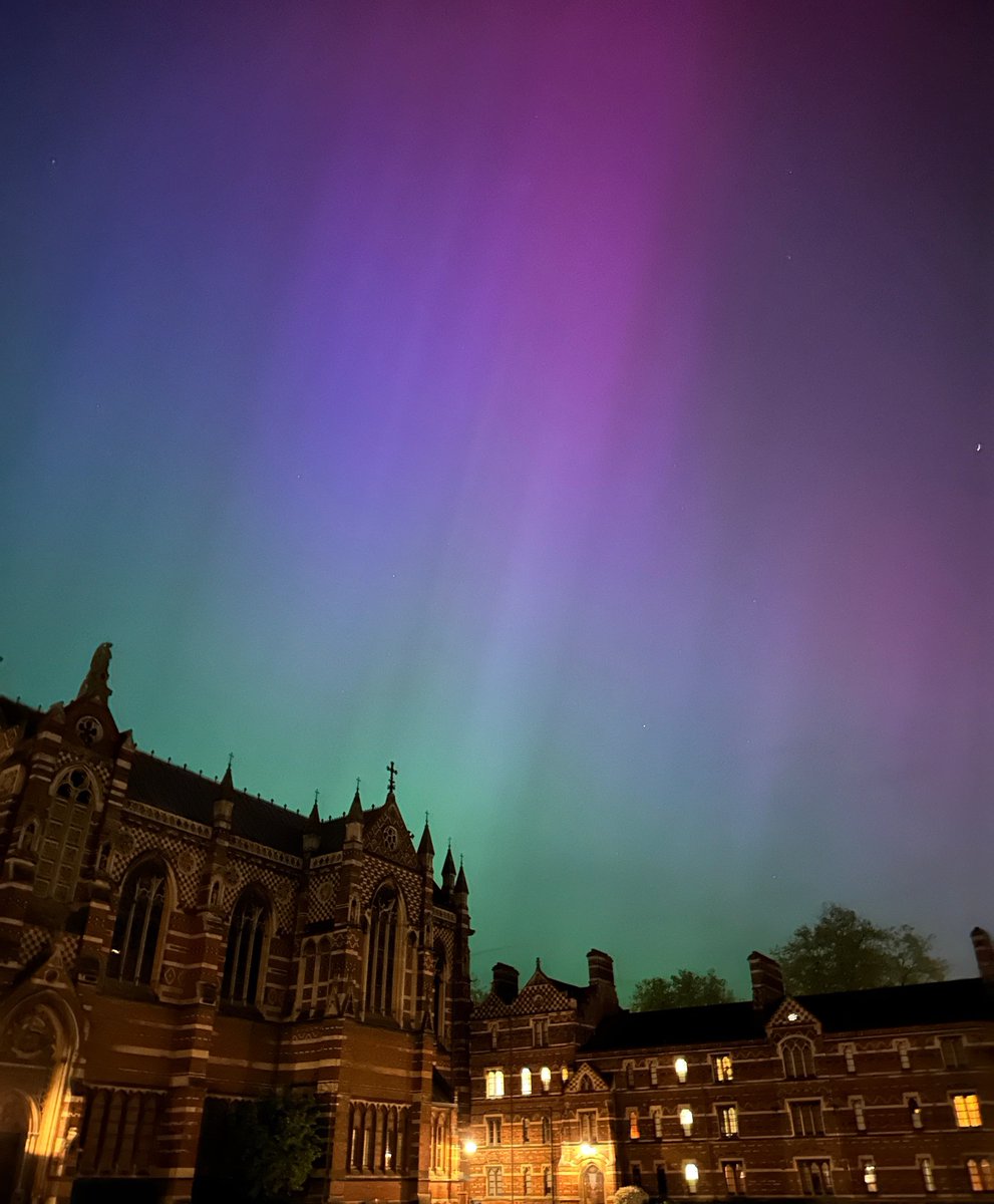 Did you catch the #AuroraBorealis last week? 🌌 📸Photo taken by Keble student, Theo Cawood