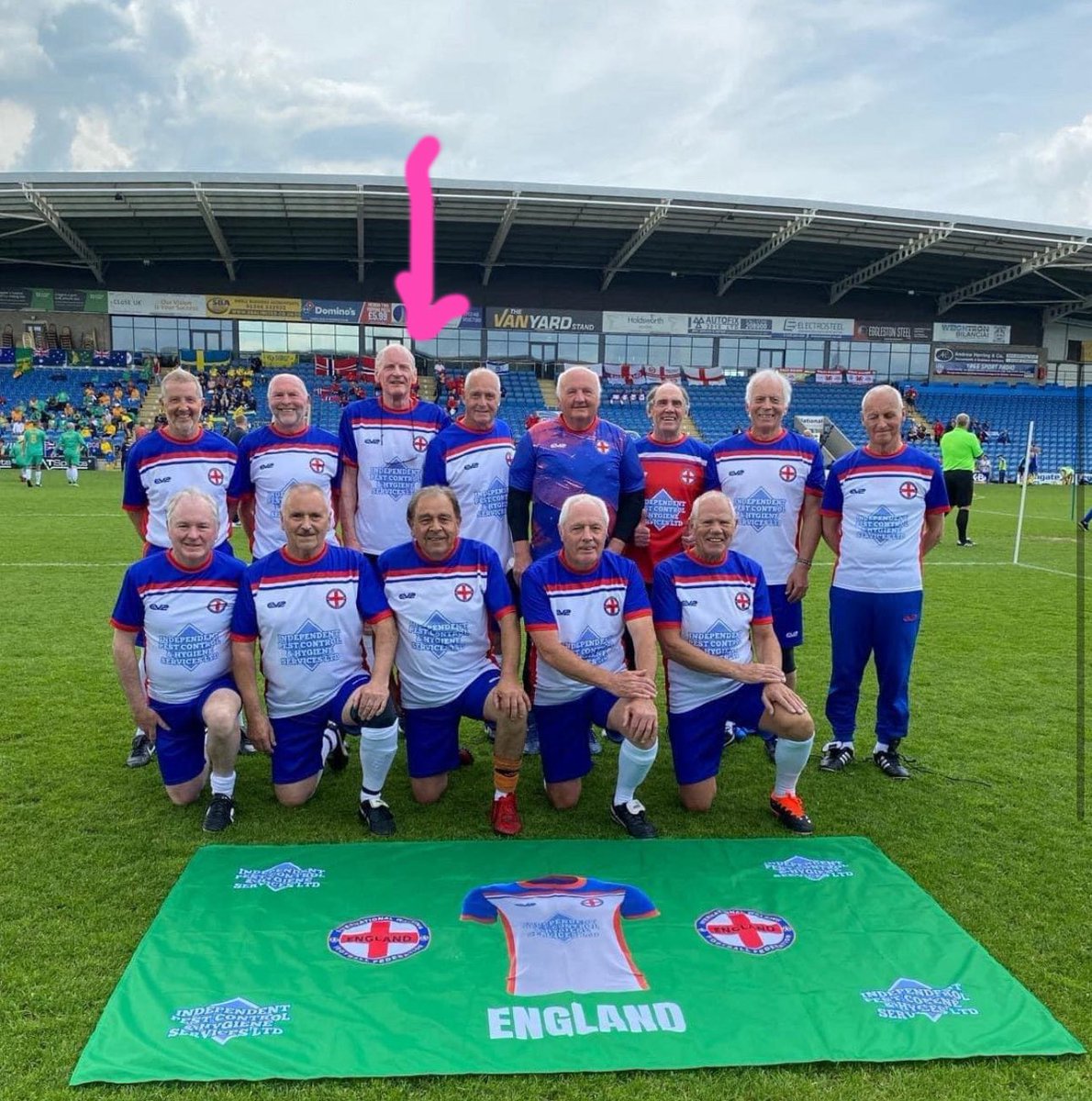 Congratulations to George Ferrar of the Barnet Walking Football Team @middxfa @EnglandFootball @HiveTrust who is a World Champion with the IWFF OVER 70s ENGLAND Team 🏴󠁧󠁢󠁥󠁮󠁧󠁿 after winning the global tournament at chesterfield fc A fabulous performance by all involved