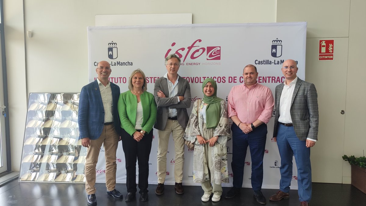 🤗Se incorpora a @isfoc Oumaima Abbou, investigadora marroquí, símbolo de los más de 3 años de estrecha colaboración con la @UNED donde adquirirá competencias en I+D, energía solar fotovoltaica y participación en proyectos. Más info: isfoc.net