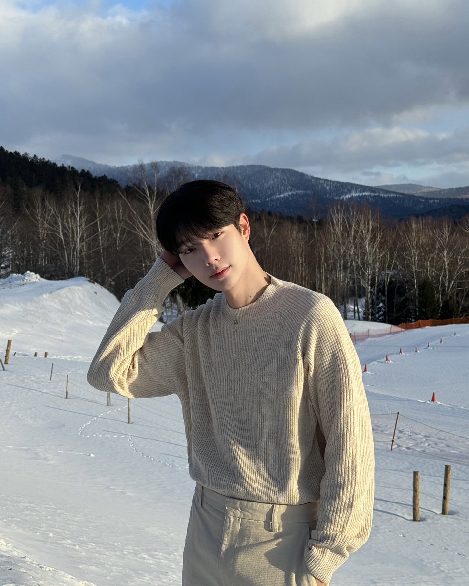nampingnapat's tweet photo. spring snow❄️ https://t.co/r3TLmav1Fe