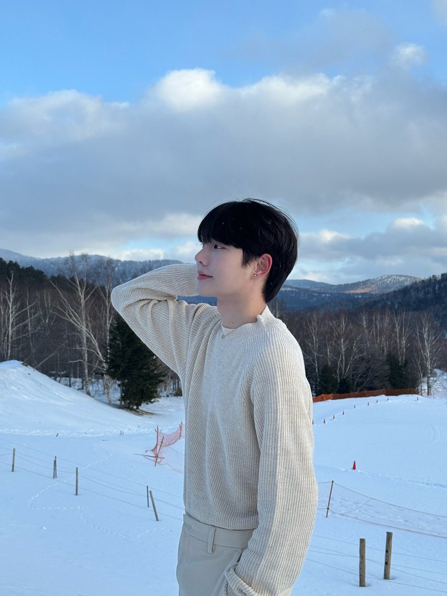 nampingnapat's tweet photo. spring snow❄️ https://t.co/r3TLmav1Fe