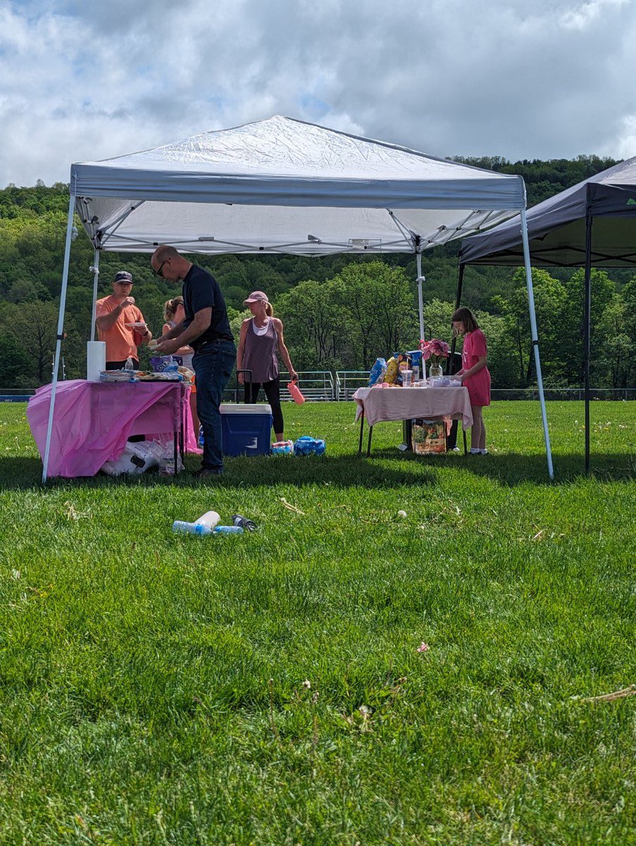 morriscrcs's tweet photo. What a fun Sunday morning! We had an AMAZING turnout for our Girls on the Run practice 5k! Great job to all the girls and their running buddies! Only a couple more weeks until we’re out in Buffalo running at The University of Buffalo! 
#mycrcs @MelissaFeu74299 @megretchless https://t.co/reBqkBcVTo