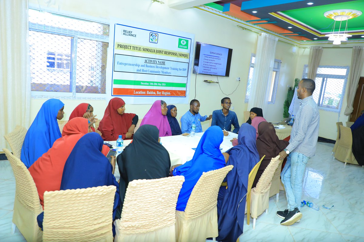 💪 Empowerment in action! Through the #SOMJR project, @gredosom, with @OxfamSomali  and @DutchRelief support, has provided comprehensive entrepreneurship and business training to 67 host communities and IDPs in Baidoa. We're committed to fostering economic independence and