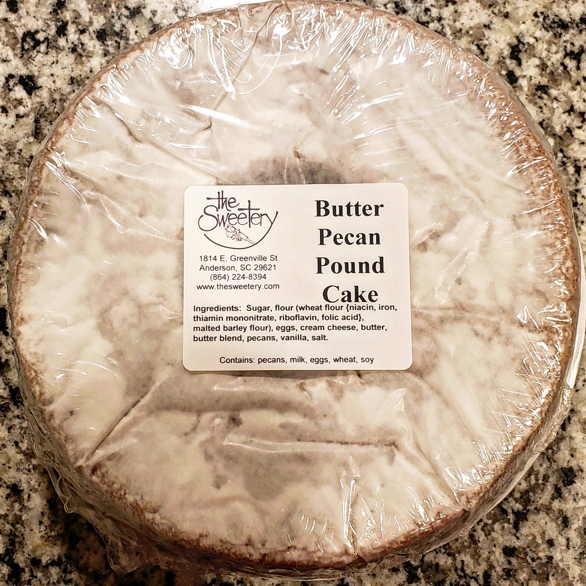 🍰 Surprise Sweets in the mail 📬

#cake #treat #sweets #bakery #dessert #coffee #poundcake #delivery #mail <a href="/The_Sweetery/">The Sweetery</a>