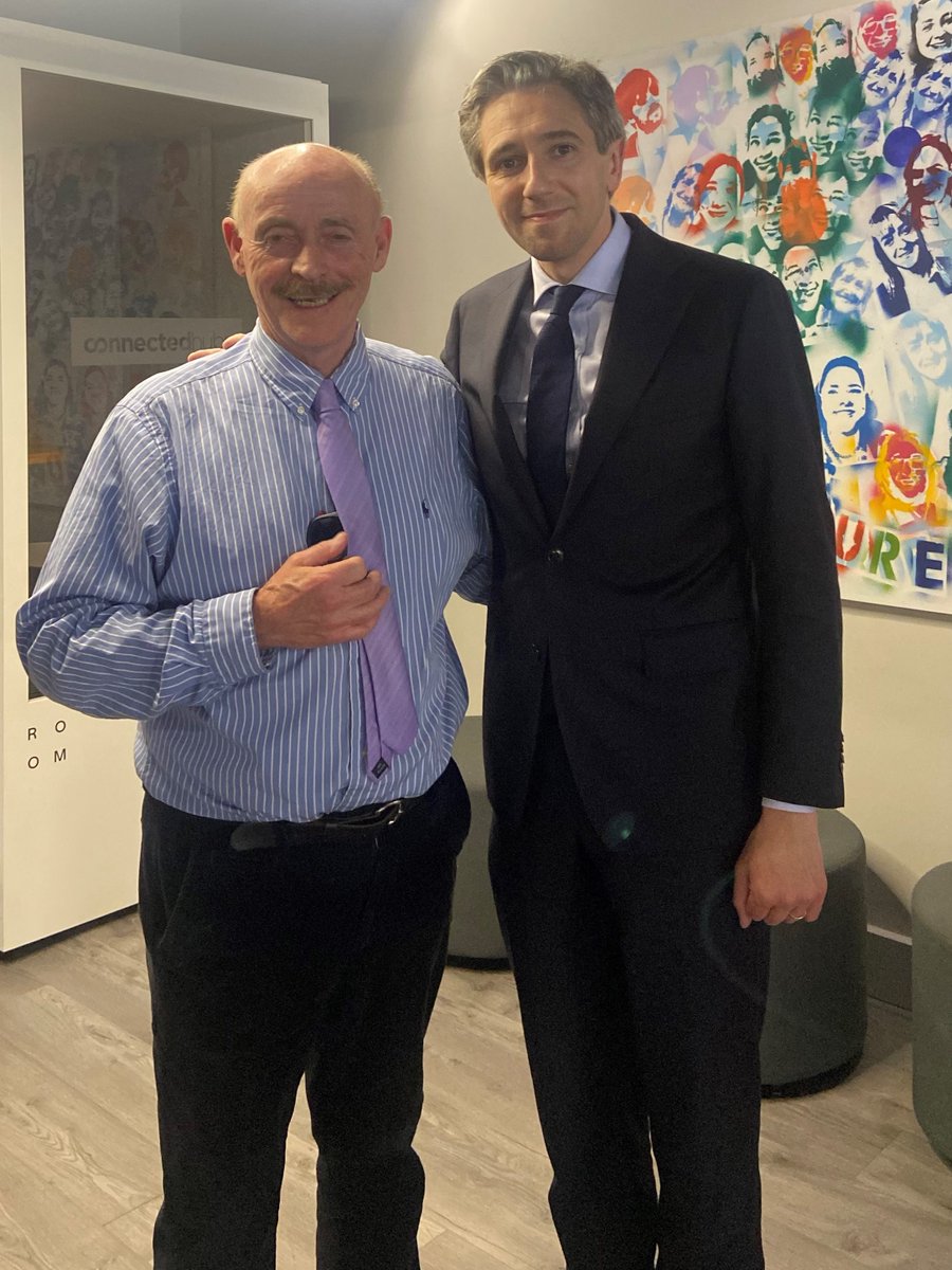 Dundalk Chamber Director Michael Gaynor welcoming @SimonHarrisTD to Dundalk last week #supportlocal #louthchat #dundalk