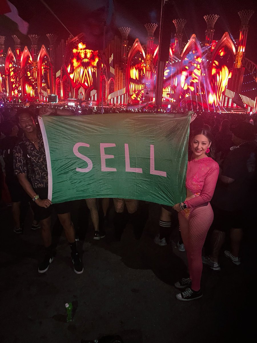 The #SELLFlagTour made an appearance at #EDC2024