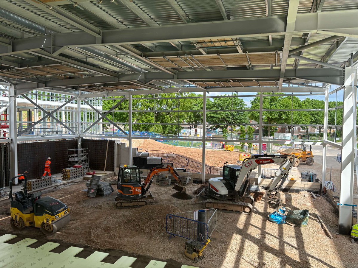 Our @NottmCollege SLDD and CSC facilities are progressing well on site: - The #SFS has started on the SLDD and completed on the CSC - The #roofconstruction has started on both buildings - The internal #blockwork and external #brickwork has commenced on the CSC @Pagabo_