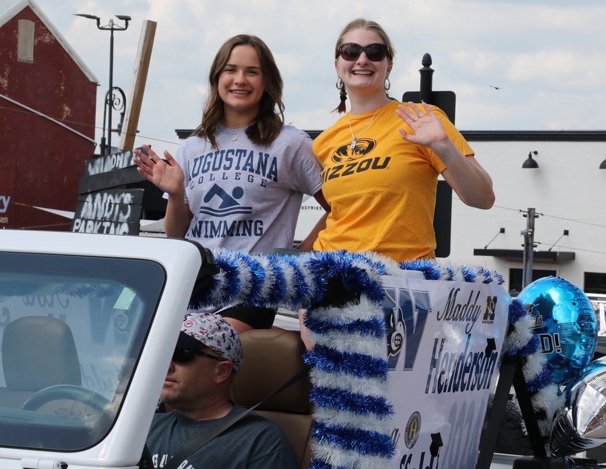 SDofWashington's tweet photo. Washington High School Class of 2024 Senior Parade. Click the link below for additional photos.
https://t.co/LQYsBfHpuy https://t.co/Dl5Tw3aYfv