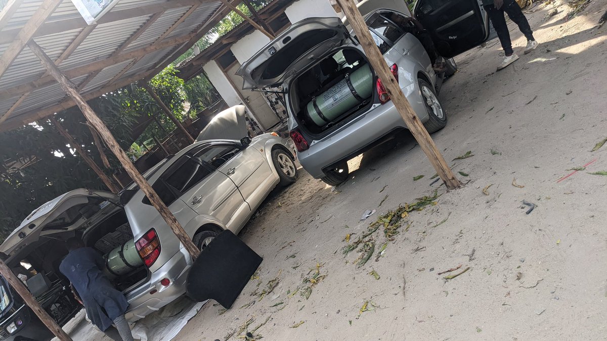 LikombeSr's tweet image. Kazi yetu ni kuhakikisha unafurahia matumizi ya gesi asilia CNG kwenye gari au bajaji yako.
Karibu ujumuike na familia ya gesi asilia CNG .
Okoa pesa yako kwa kuweka mfumo wa gesi asilia na kuacha kutumia mafuta mara moja! kwenye gari au bajaji.
Tunakujali. Tunajali Chombo…