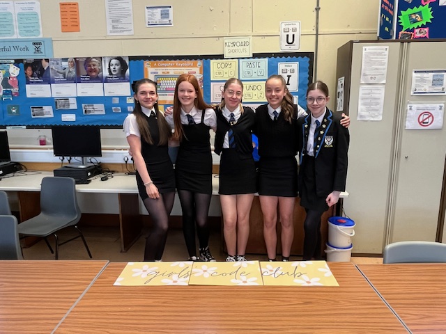 ArdAcadCompBus's tweet photo. Exciting day as promotions took place at girls' code club: 3 girls now ambassadors who were apprentices and 5 new apprentices! #girlscodeclub, #excellence, #ambition https://t.co/vpNNXsDIFg